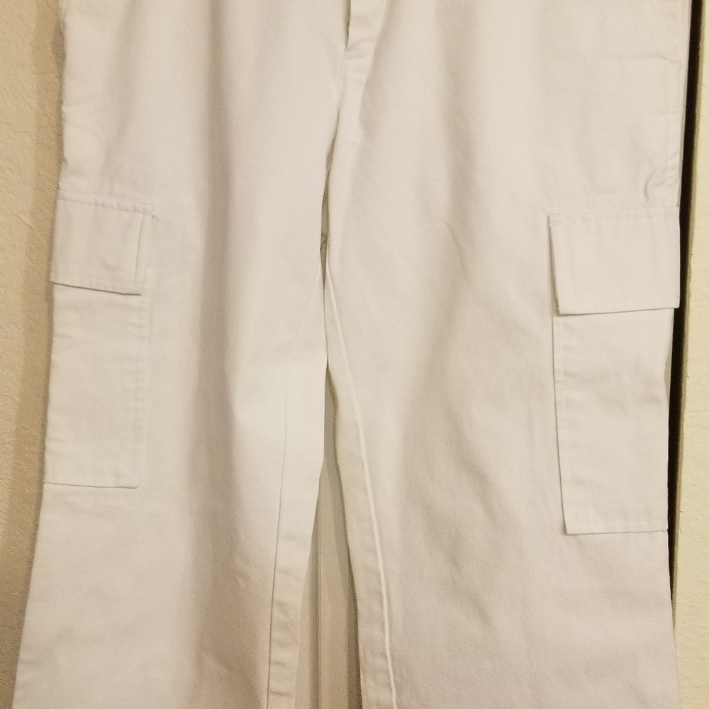 Banana Republic, white cargo capri pants
